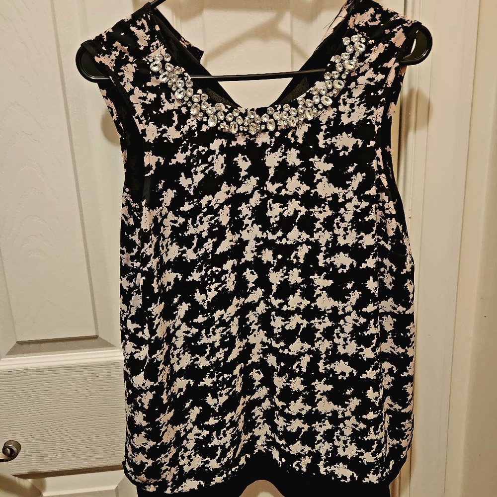 DR2 Sleeveless Blouse
